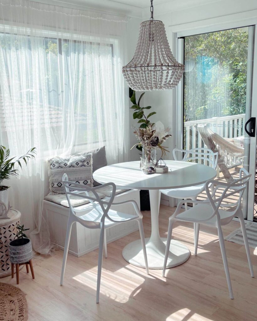 10. Cozy Ranch-Style Boho Dining