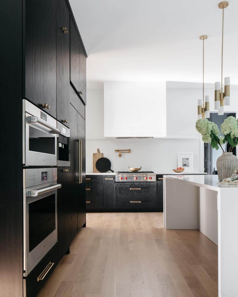 12. Minimalism in Matte Black and Natural Wood