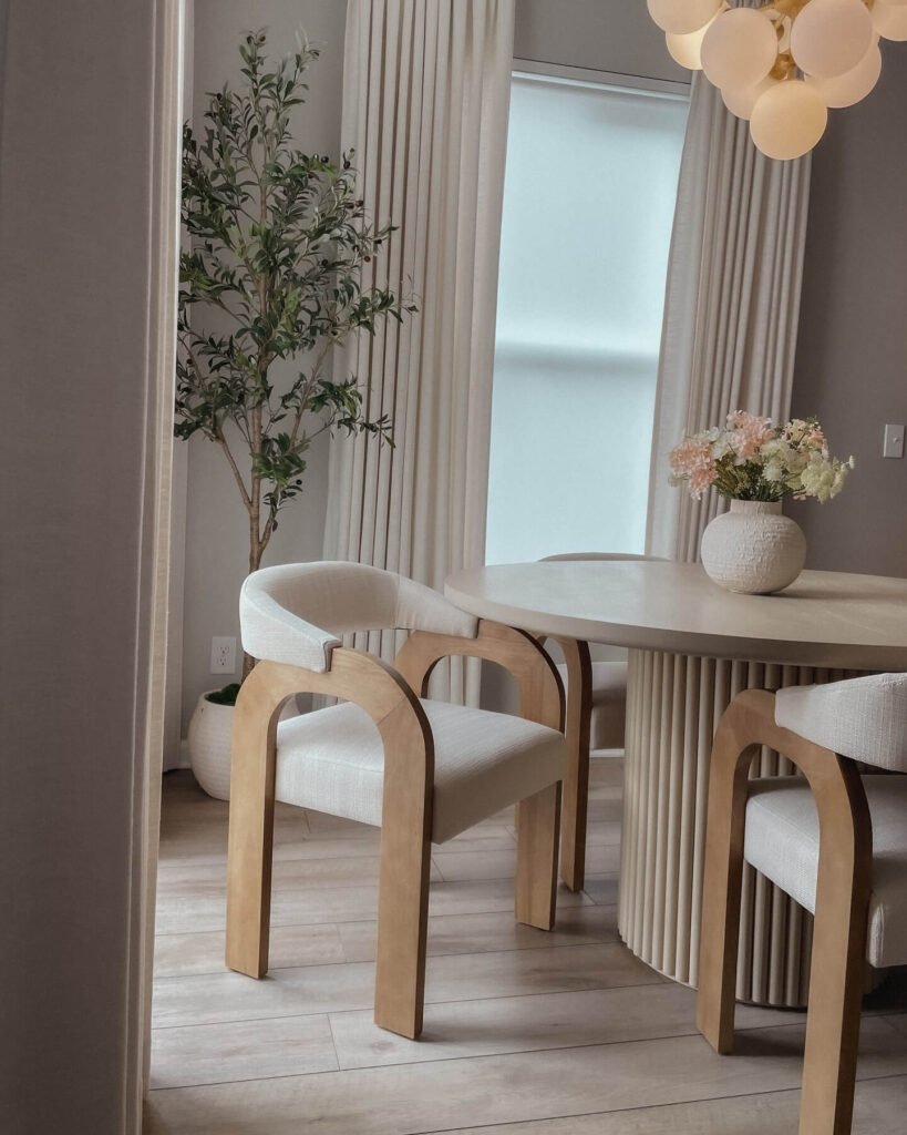 2. Curved and Contemporary: The Sculpted Minimalist