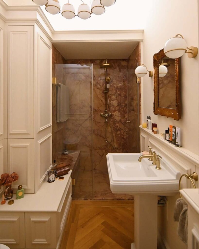 20. Rich Marble Look for Old-World Elegance
