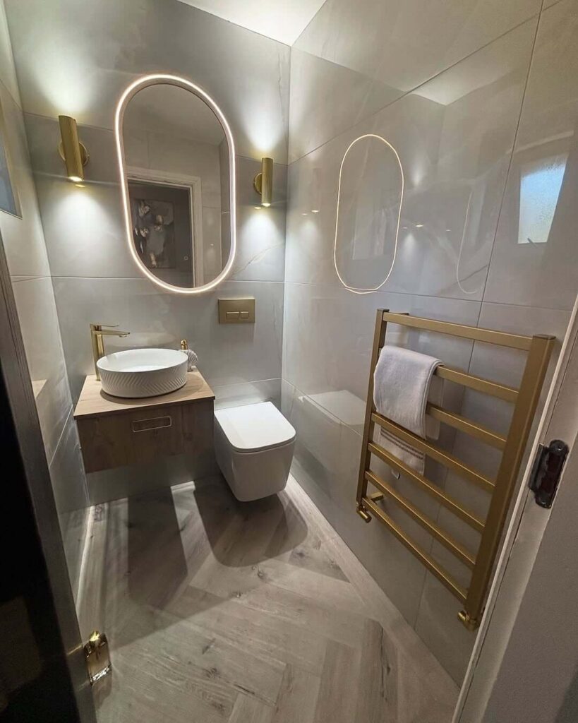 21. Go Bold with Glossy Blue Accent Tiles
