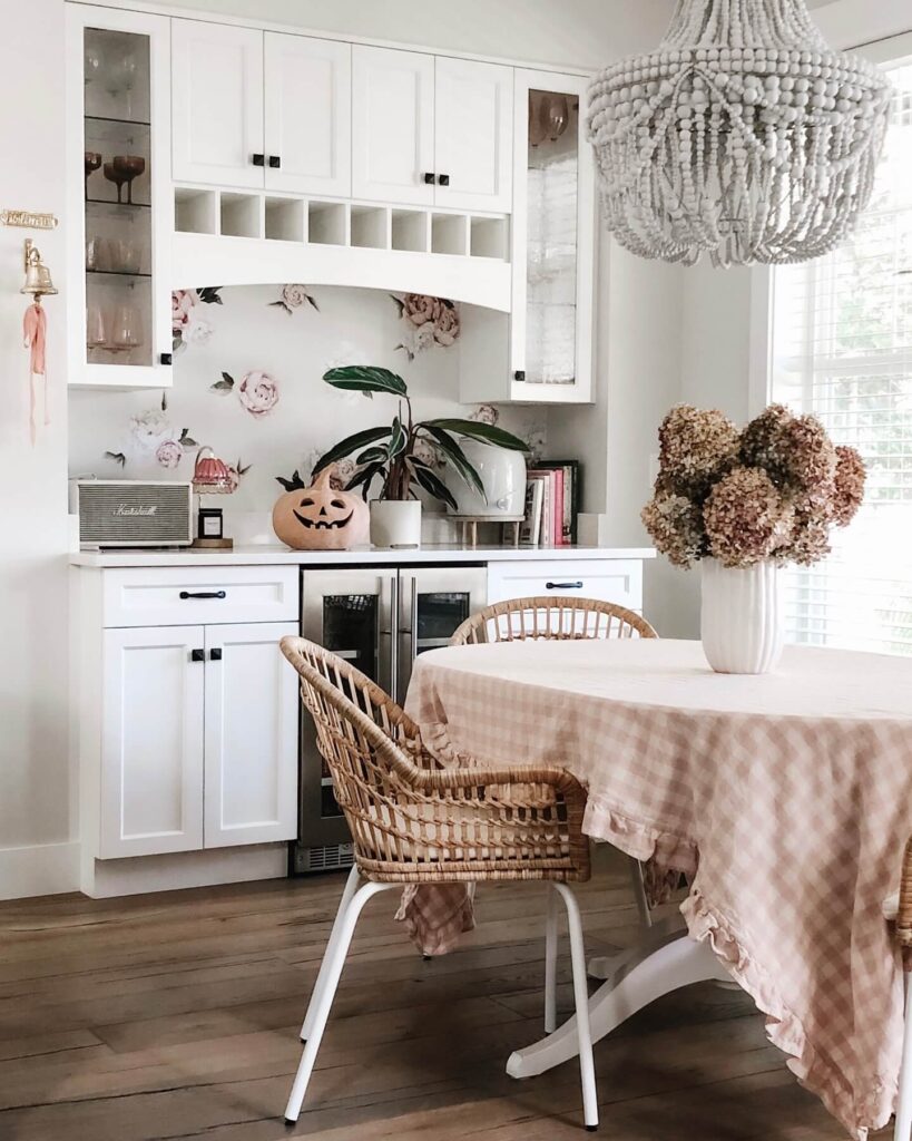 24. Charming Cottage: Rattan Revival in a Feminine Setting