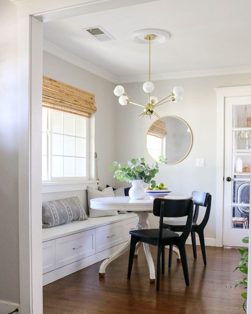 25. Let the Light In with an Uncluttered Natural Look