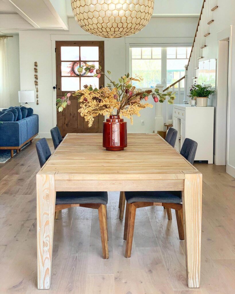 5. Rustic Modern Mix: Clean Lines with Cozy Contrast