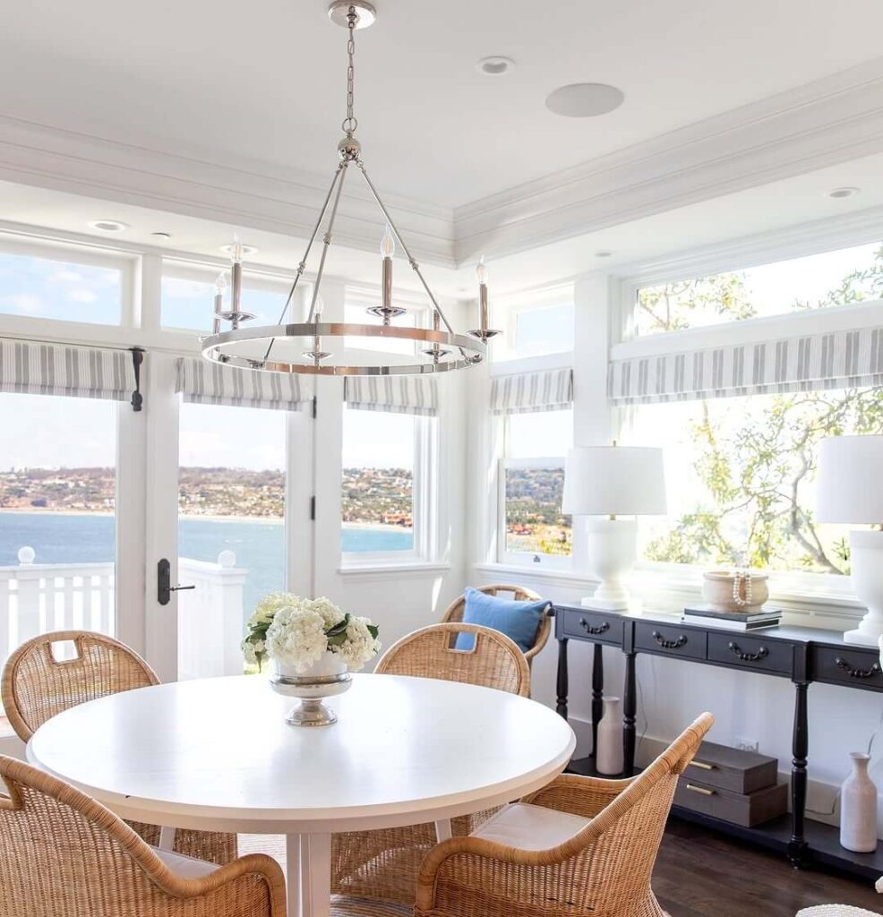 5. Modern Coastal Dining with Dramatic Backdrops