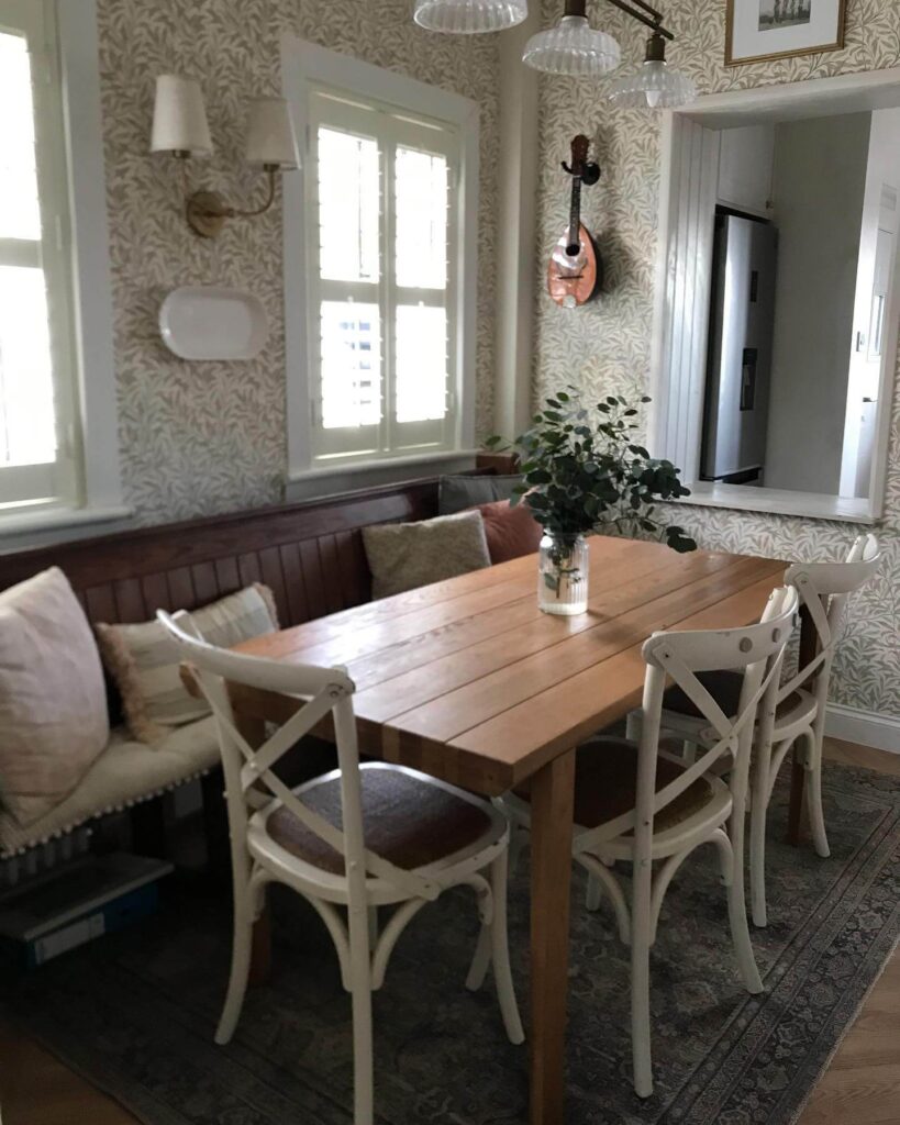 9. Quaint Vintage Cottage with Farmhouse Flair