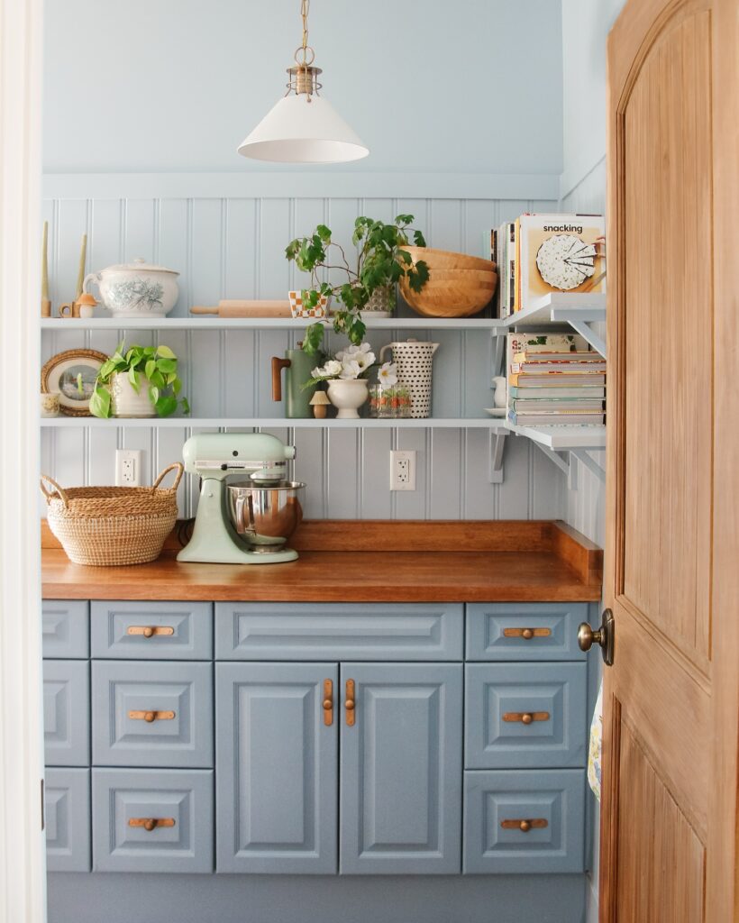 10. Elegant Dining Rooms with Ornate Panel Moldings