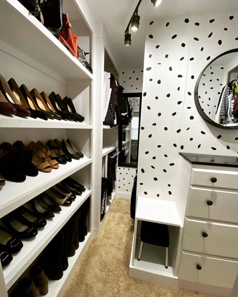 11. Closet Entry That Doubles as a Dressing Zone