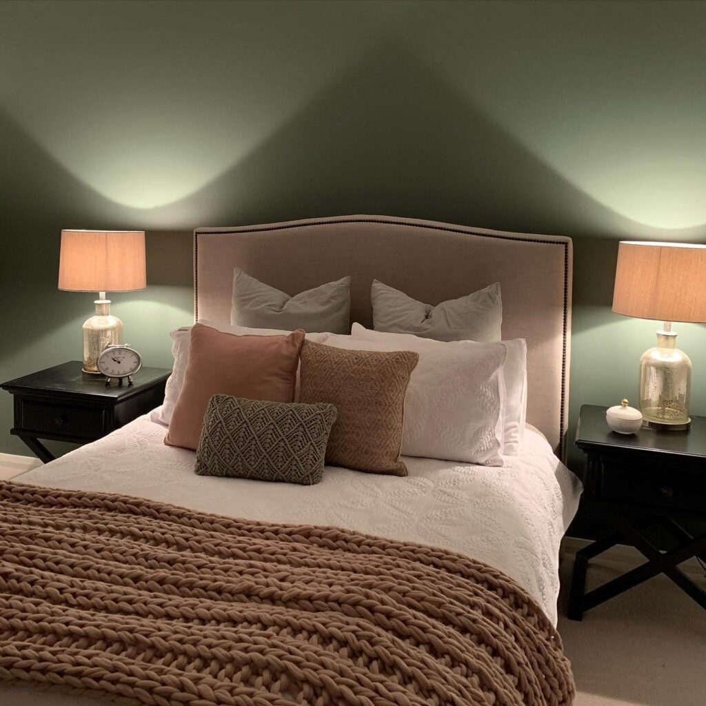 14. Layer with Warm Neutrals for Cozy Contrast