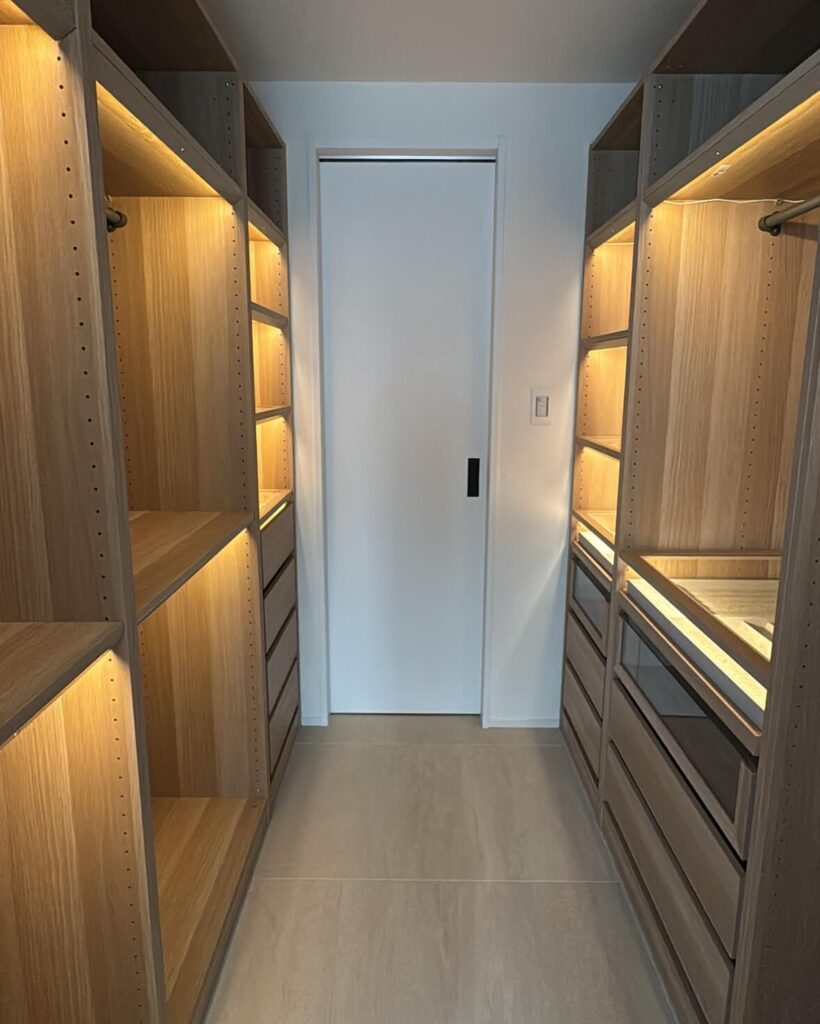 16. Sophisticated Style with Floor-to-Ceiling Cabinets