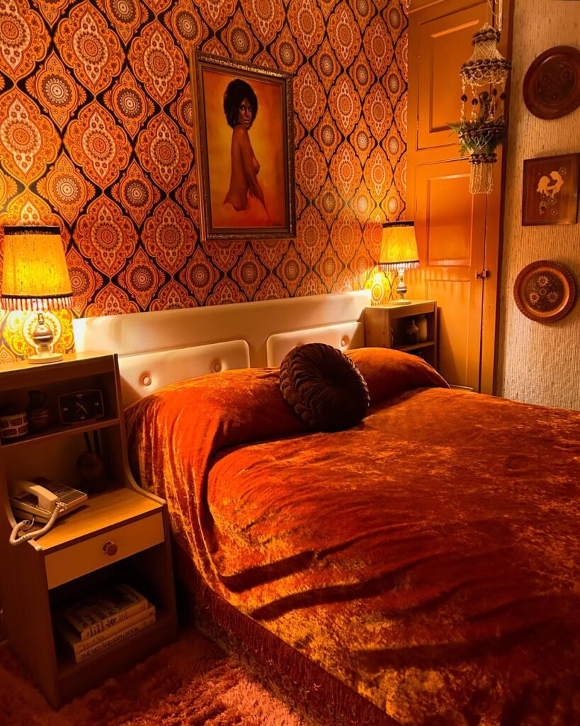 5. Cozy Nooks with Nomadic Spirit