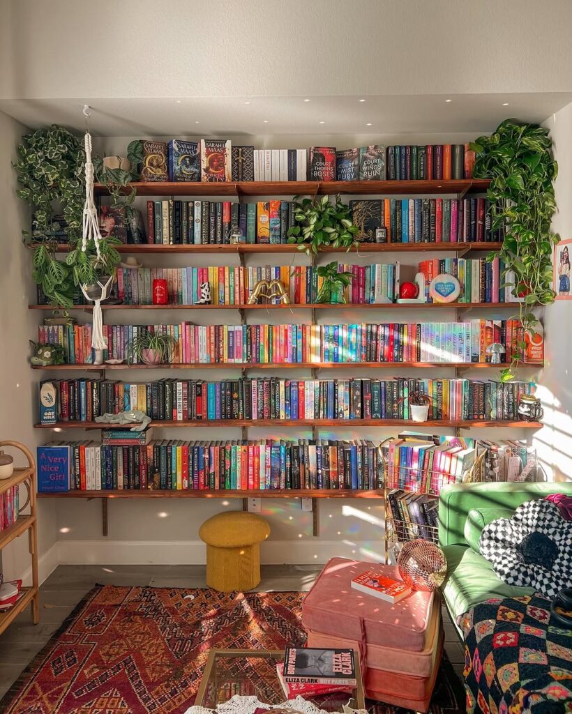 9. Curved Contemporary Shelving with Sculptural Appeal