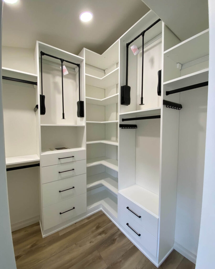 9. Smart Use of Narrow Corners with Mirrors