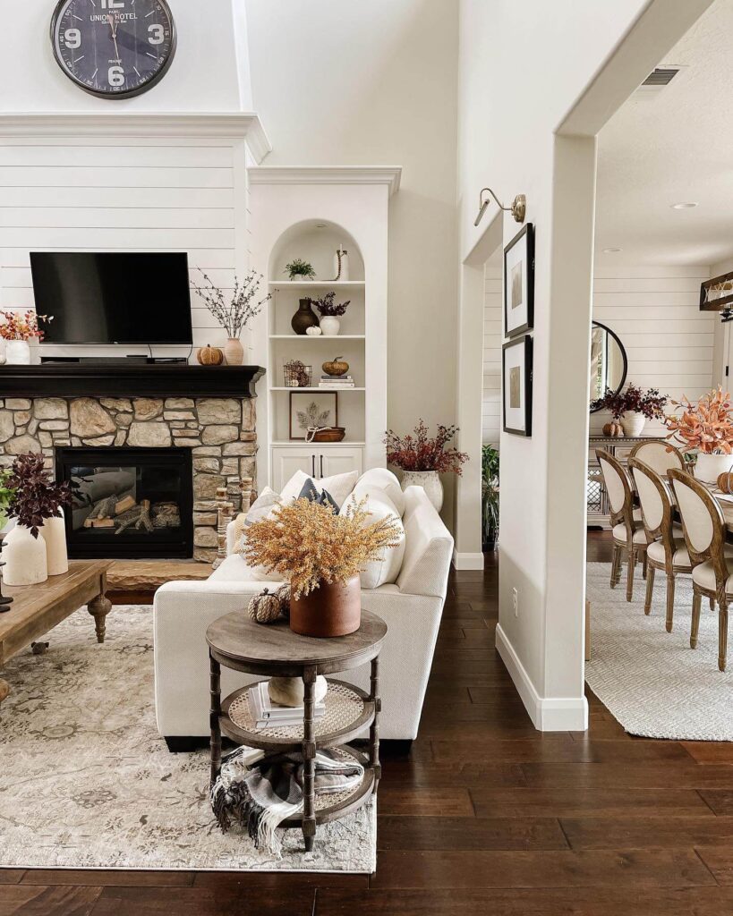 1. Neutral Fall Elegance with Soft Layering