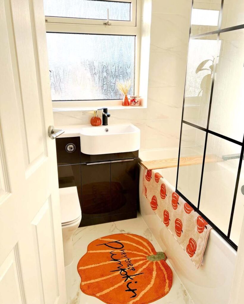 12. Touches of Fall in a Clean, Modern Space