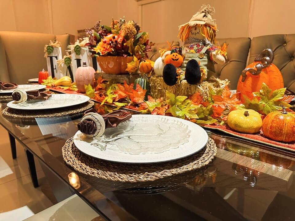 17. Plaid Table Runners for a Classic Cozy Look