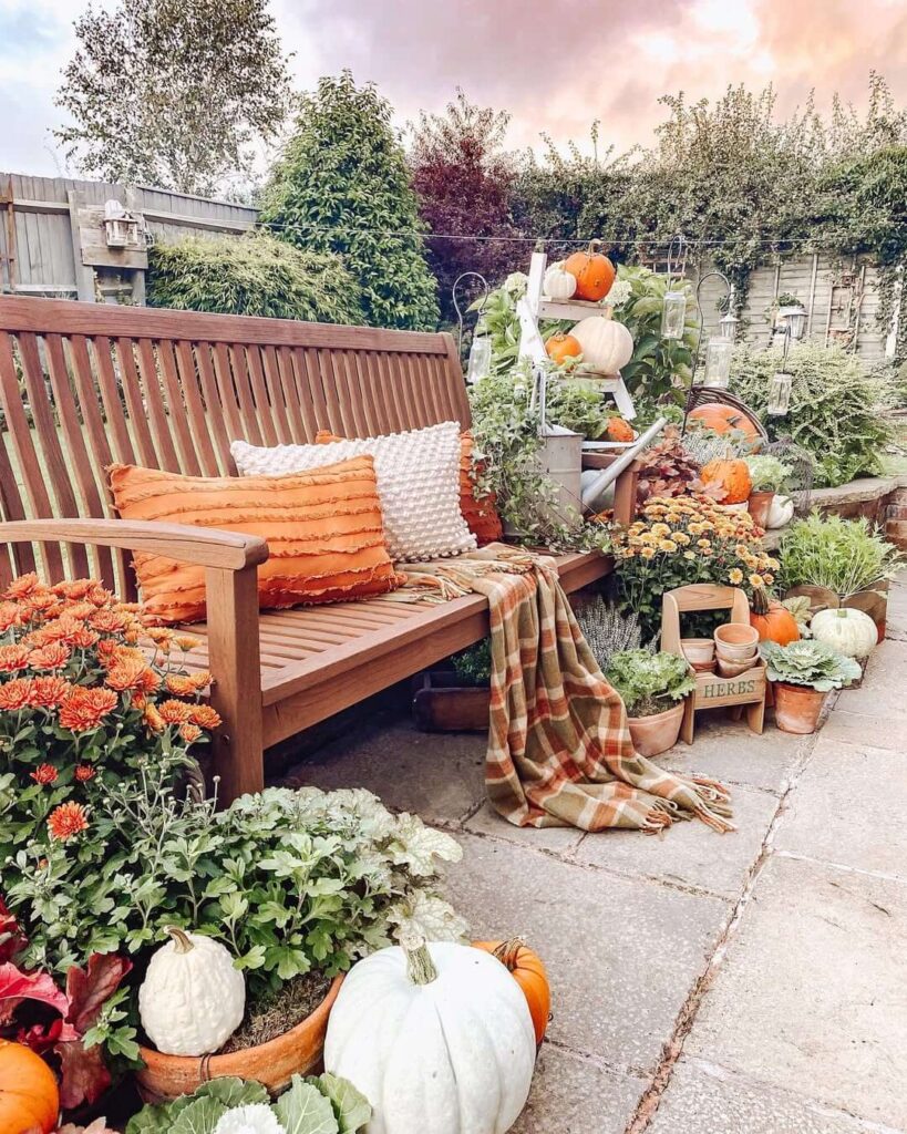 5. Harvest-Inspired Entryway with Corn Stalks and Hay Bales