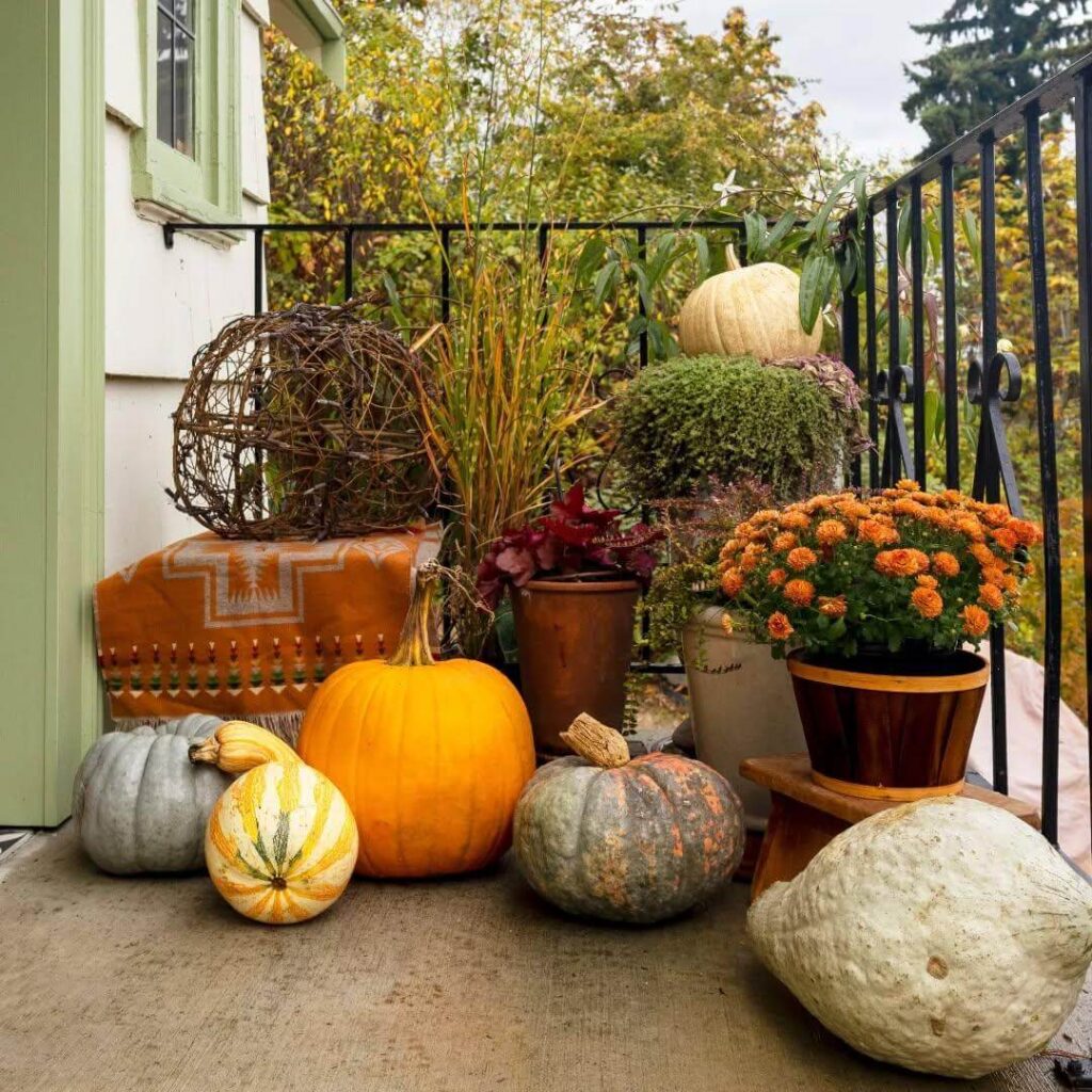 8. Wicker and Wood Accents for Natural Appeal