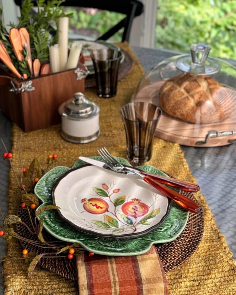 8. Bold Autumn Colors with Statement Florals